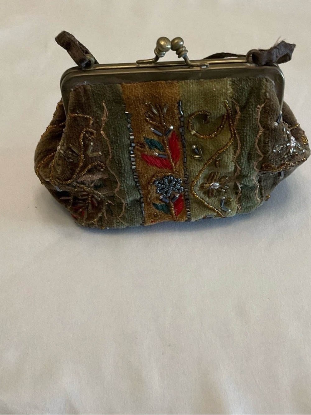 Vintage Beaded & Embroidered Kiss Lock Bag Colorful Floral Motif 1960’s Classic